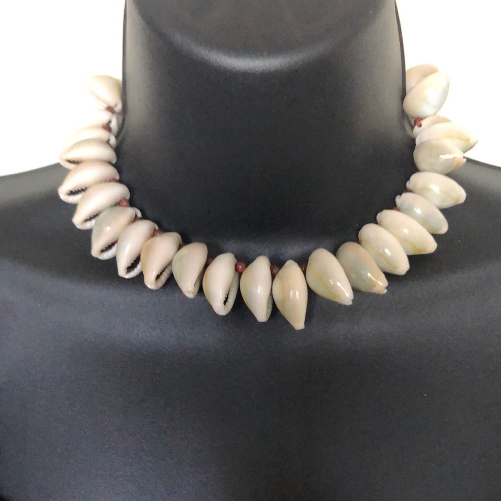 Shell necklace